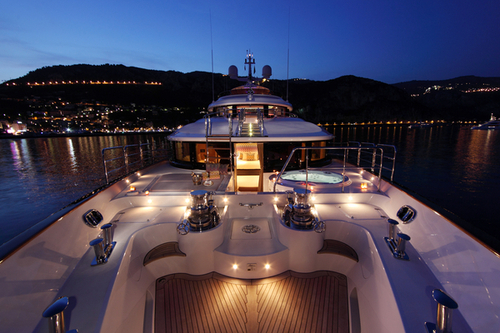 yacht